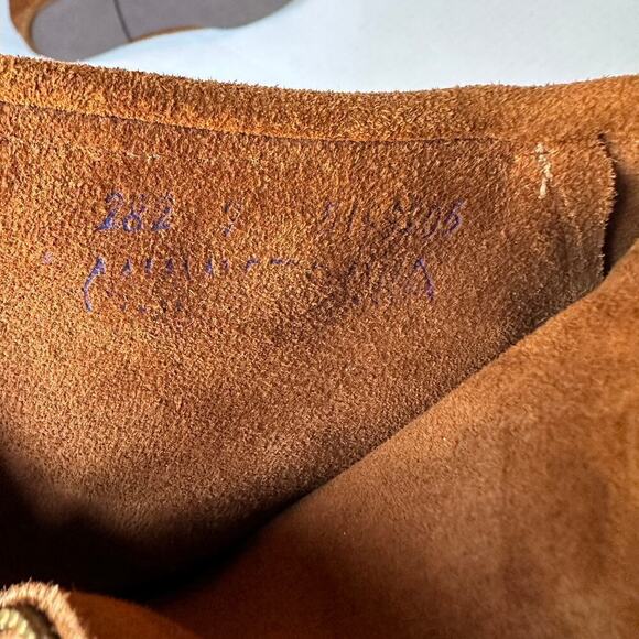 Minnetonka 282 Women's Brown Suede Fringe Ankle Boots Hard Sole Sz 7 Zip Closure - Picture 2 of 12